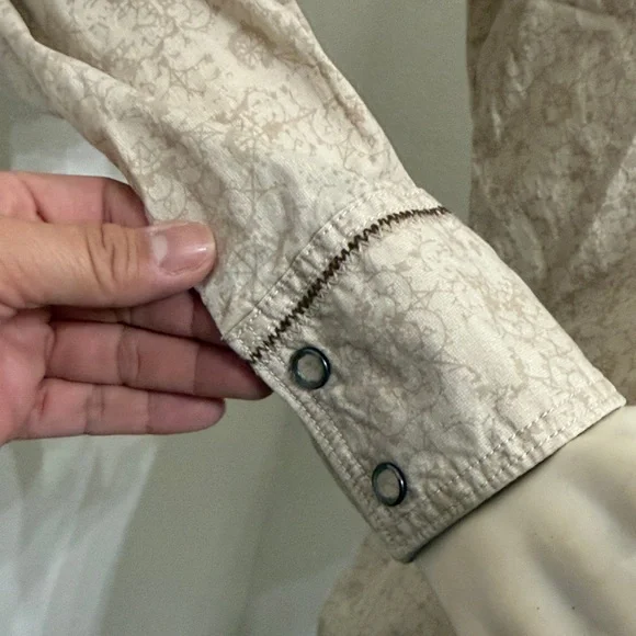 North Face women's western shirt features a pearl snap button-up design✨XL, - Picture 3 of 8